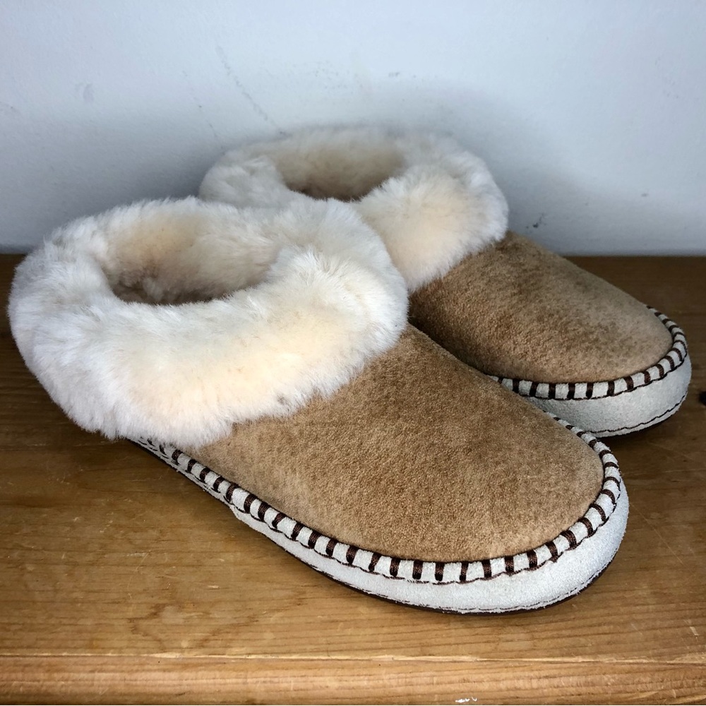 S⭕️LD‼️New Ugg Women’s Wrin Slippers Chestnut Size 6 - Picture 1 of 10